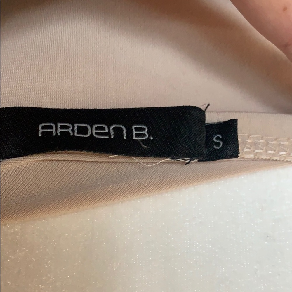 Arden B Beige Top weigh open back - Picture 5 of 5